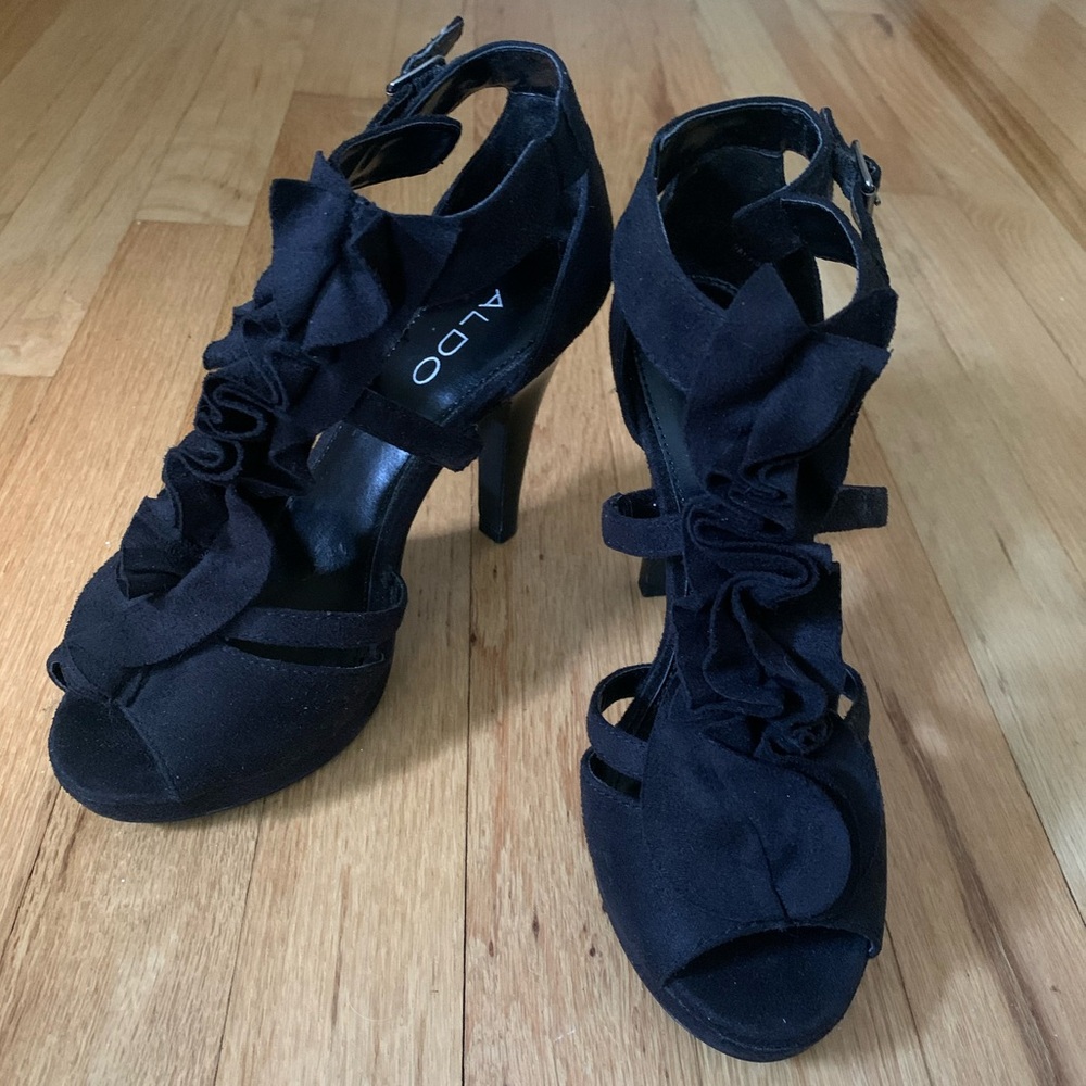 NWT Rare Aldo Black Suede Ruffle Accent Open Toe Pump -Size 6.5 - Picture 7 of 11